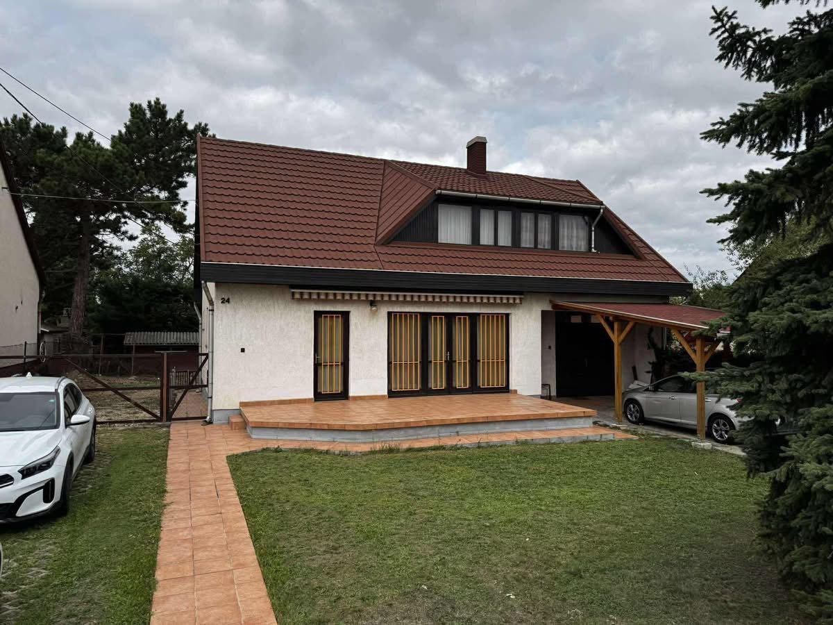 Székesfehérvár, Öreghegy azonnal költözhető családi ház műhellyel ELADÓ !