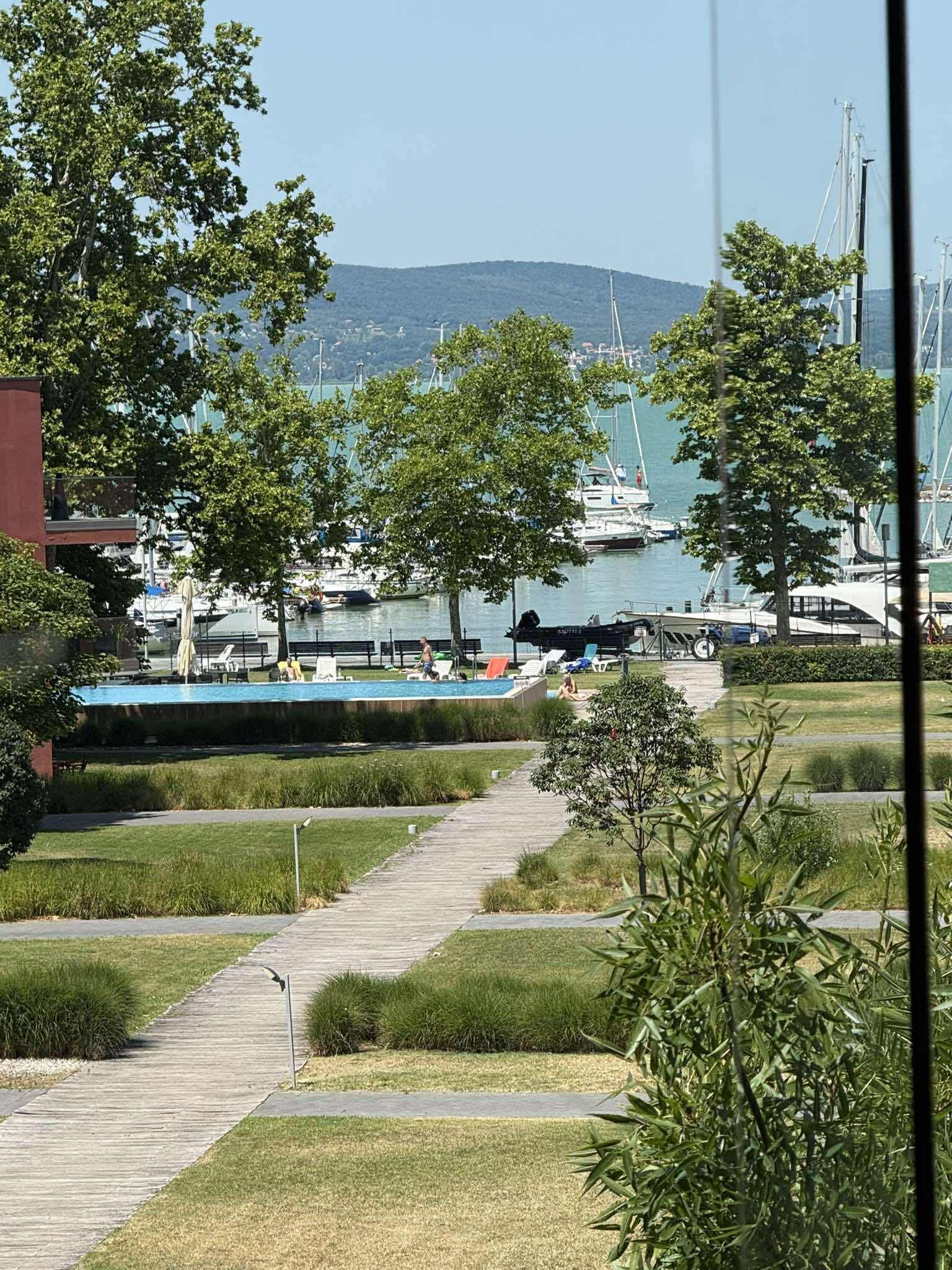 ELADÓ! Balatonlellén a BL Yacht Club & Apartments területén exkluzív lakás - Image 6