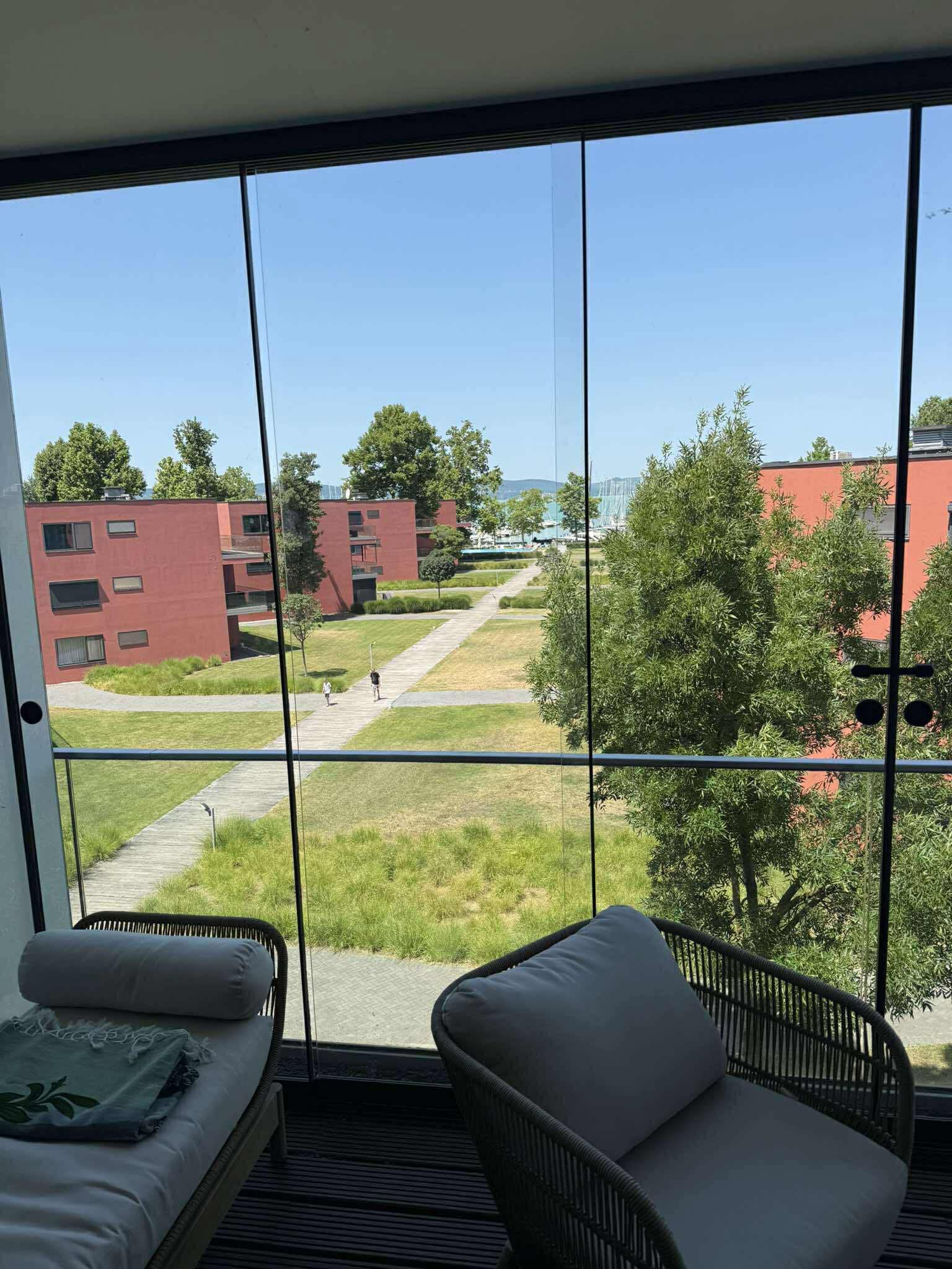 ELADÓ! Balatonlellén a BL Yacht Club & Apartments területén exkluzív lakás - Image 8