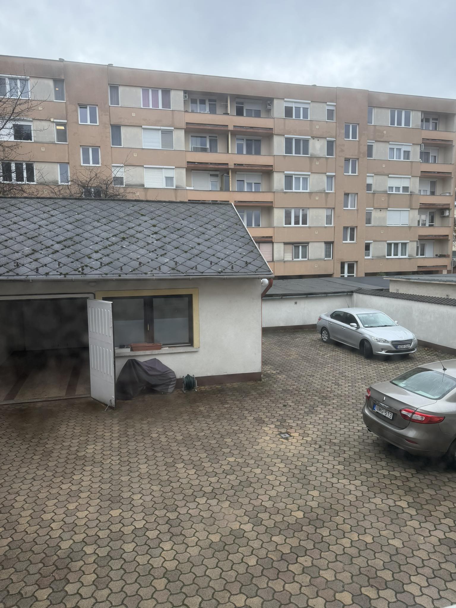 ELADÓ Székesfehérvár, Károly János utcában 110 m²-es téglaépítésű lakás nagy terasszal - Image 22