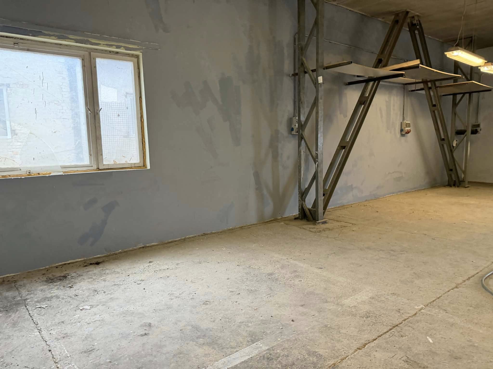 KIADÓ! Székesfehérváron a Takarodó úton 210 nm csarnok - Image 3