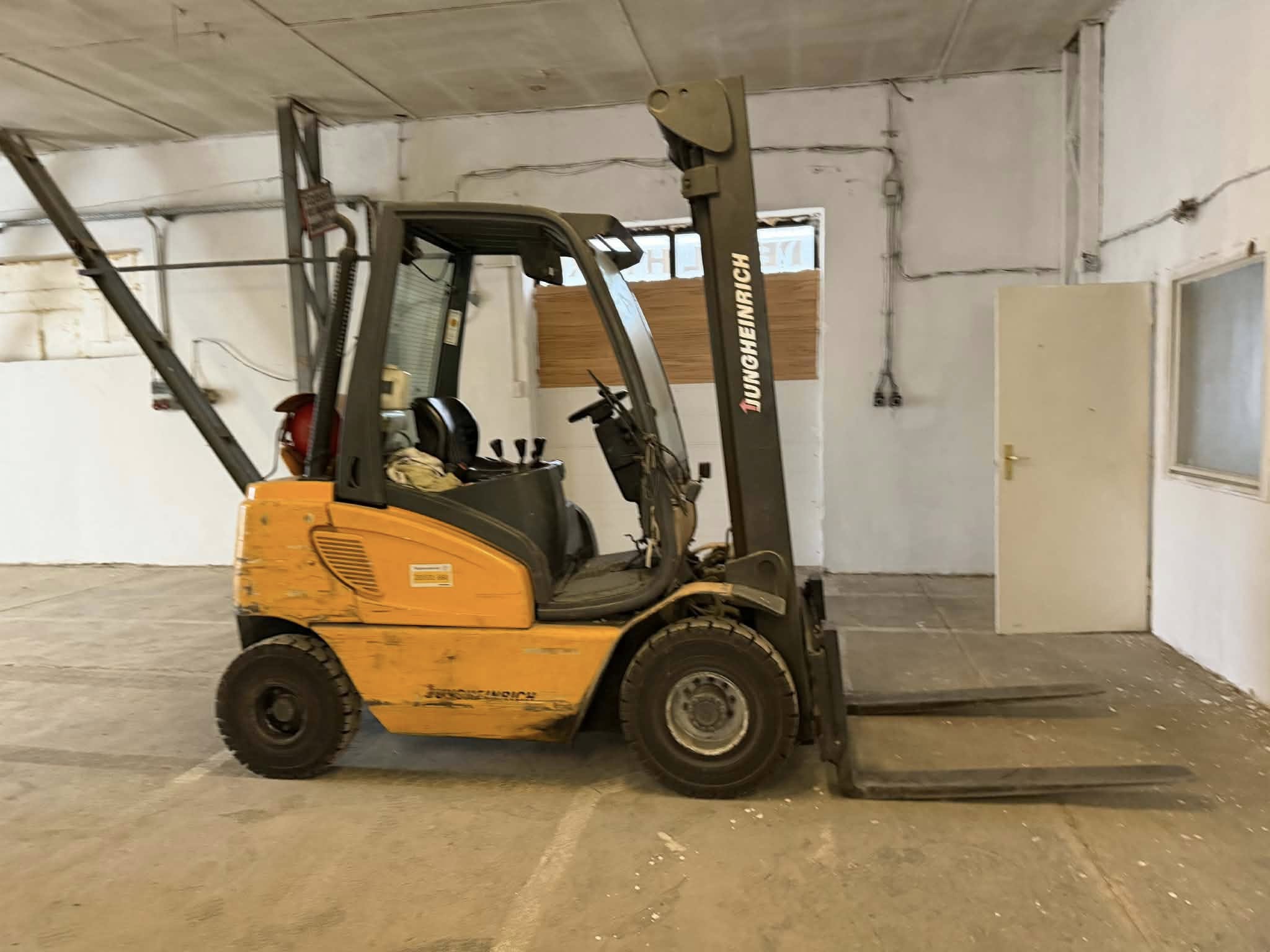 KIADÓ! Székesfehérváron a Takarodó úton 210 nm csarnok - Image 7