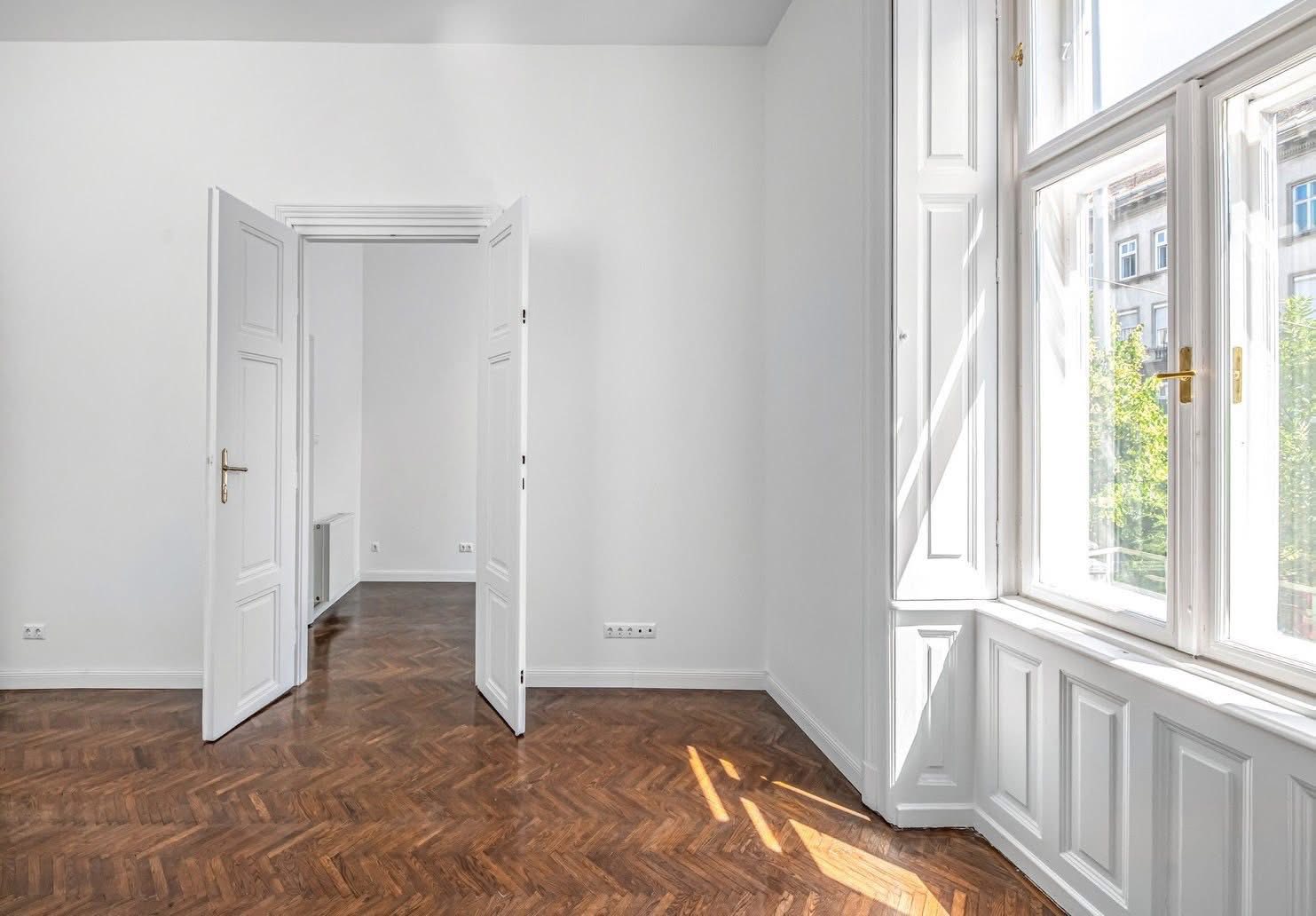 ELADÓ Budapest, V. kerület, stílusosan felújított, nagy belmagasságú, exkluzív lakás - Image 3