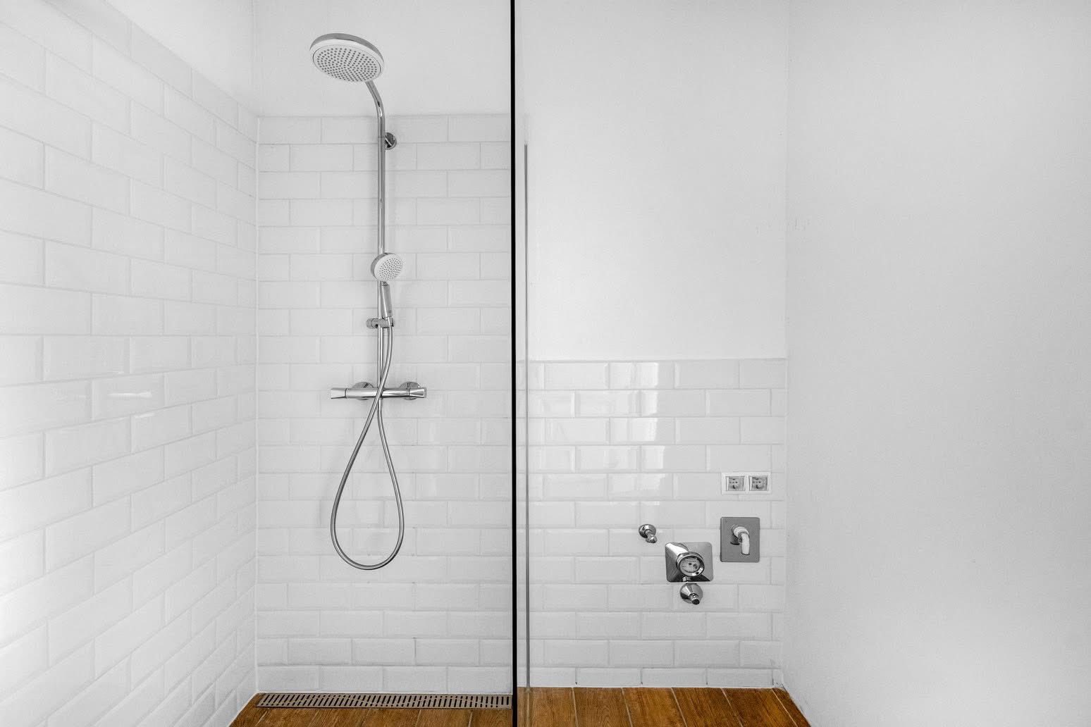 ELADÓ Budapest, V. kerület, stílusosan felújított, nagy belmagasságú, exkluzív lakás - Image 7