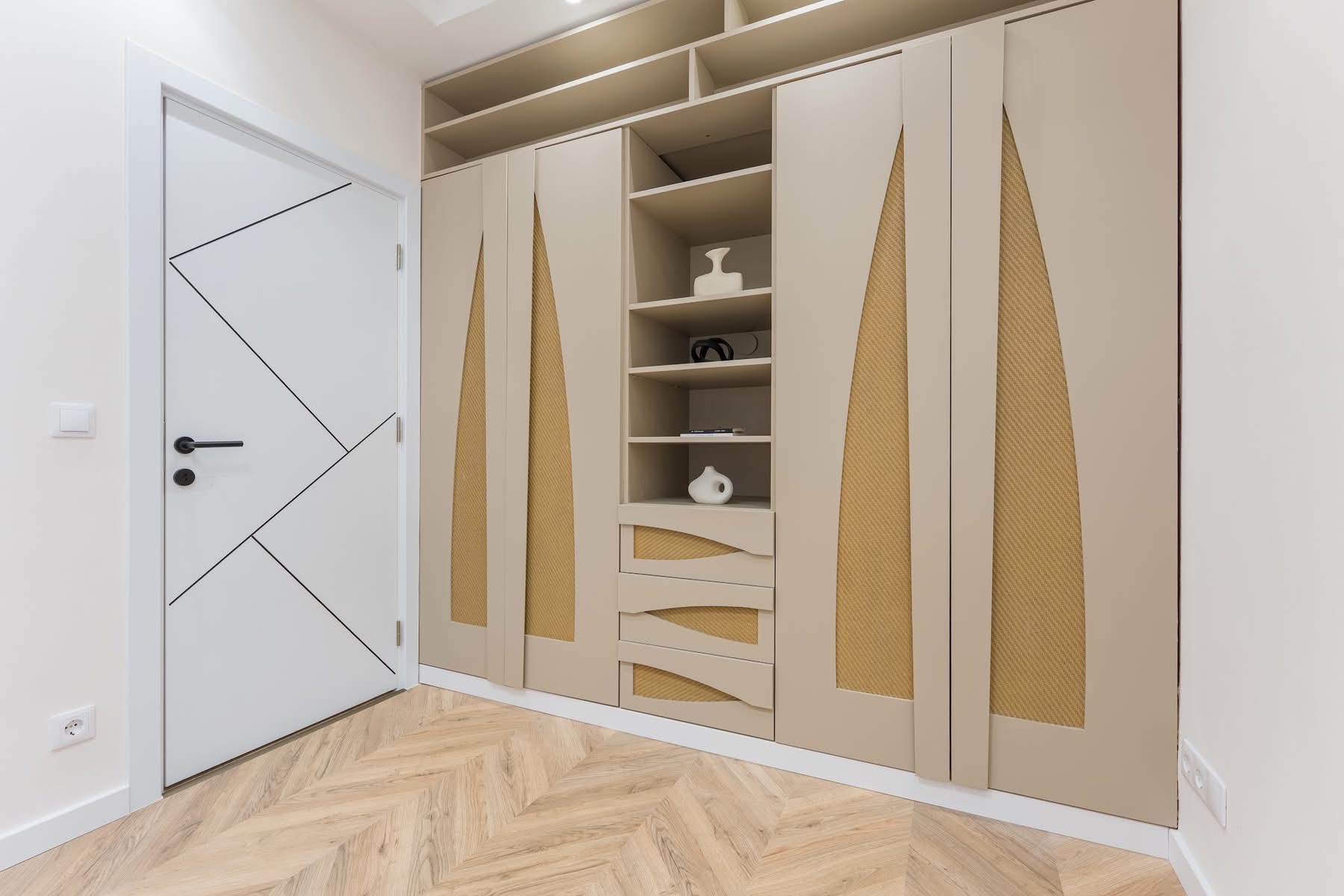 ELADÓ ízlésesen felújított, 57 m2-es nappali+hálószobás lakás, a Budapesten a 6. kerület Izabella-lakóparkban - Image 6