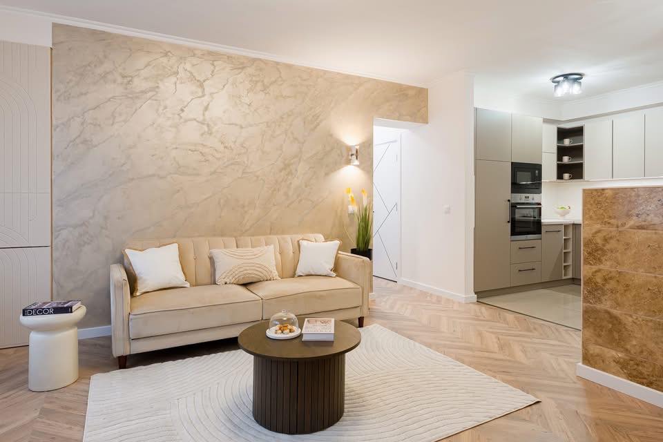 ELADÓ ízlésesen felújított, 57 m2-es nappali+hálószobás lakás, a Budapesten a 6. kerület Izabella-lakóparkban