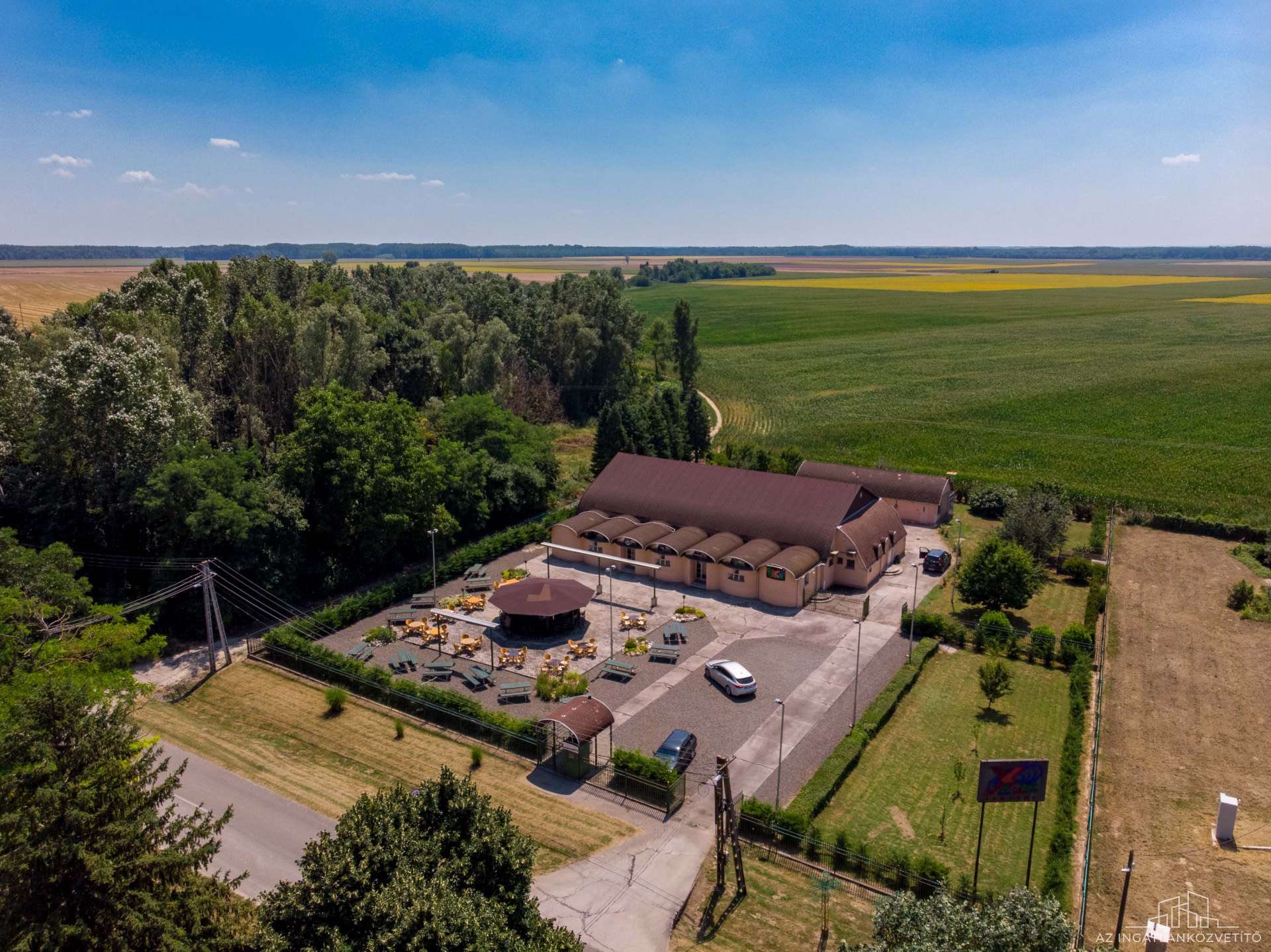 ELADÓ Fadd-Domboriban (Tolna megye) 720 nm-es SZÓRAKOZÓHELY