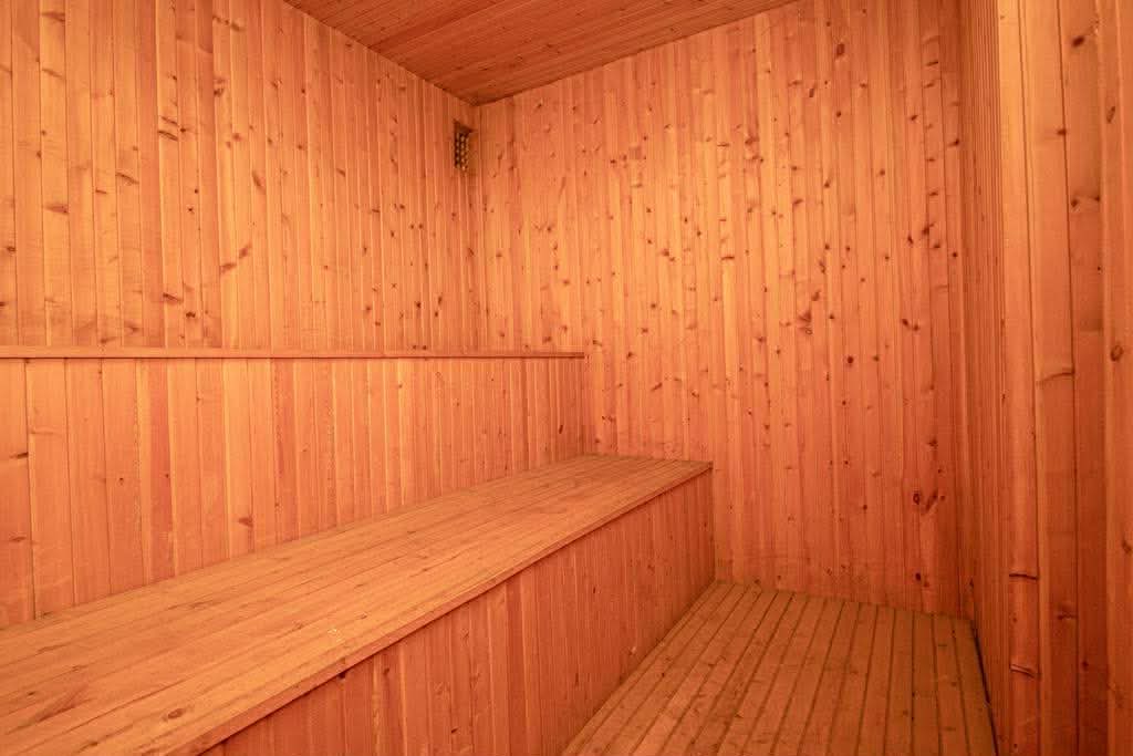 ELADÓ Tapolcán nagy alapterületű családi ház - Image 3