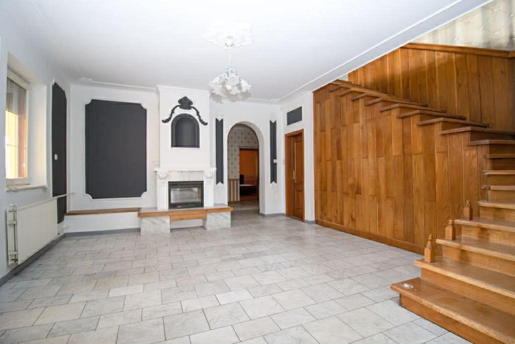 ELADÓ Tapolcán nagy alapterületű családi ház - Image 11