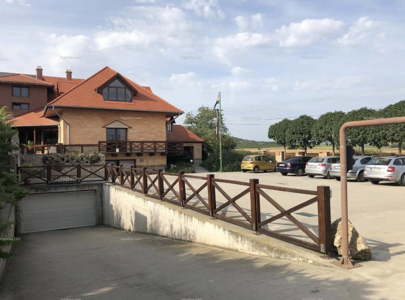 ELADÓ SPA HOTEL VELENCEI TÓ KÖZELÉBEN - Image 10